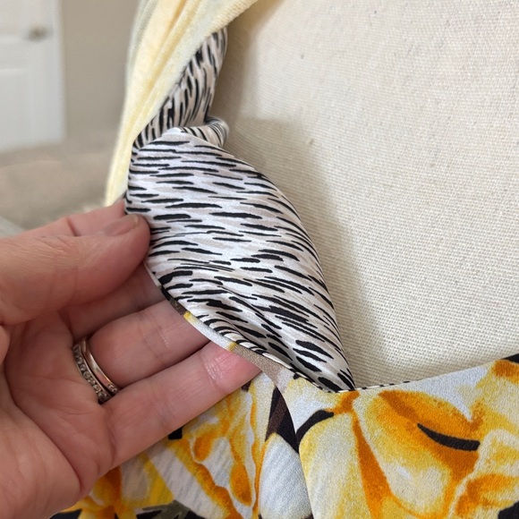 White House Black Market Yellow 3 piece outfit - Picture 5 of 11